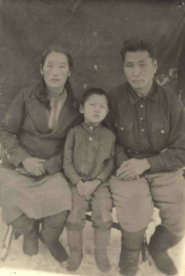 Родители Николая Лугинова Алексей Давыдович и Екатерина Николаевна со старшим сыном Василием